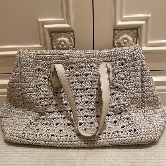 Dolce and Gabanna off white crochet tote - Picture 4 of 7